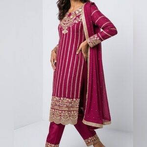 New Děsigner
Party Wear Look Pure Chinon
Silk Top Pant & Dupatta